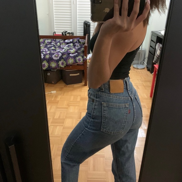 Vintage Levi Mom Jeans - Picture 2 of 3